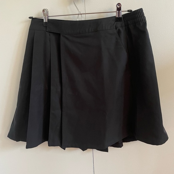 NWT Adidas gender neutral skirt size small - Picture 5 of 8